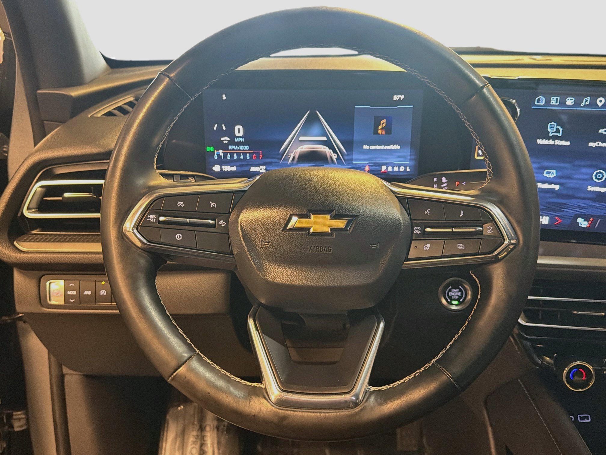 Used 2025 Chevrolet Traverse LT AWD/4WD image 18