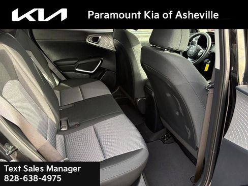 Used 2023 Kia Soul LX w/ LX Technology Package image 18