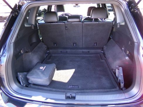 Used 2023 Volkswagen Tiguan SE R-Line image 29