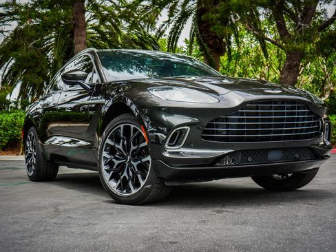 Used 2022 Aston Martin DBX AWD/4WD image 38