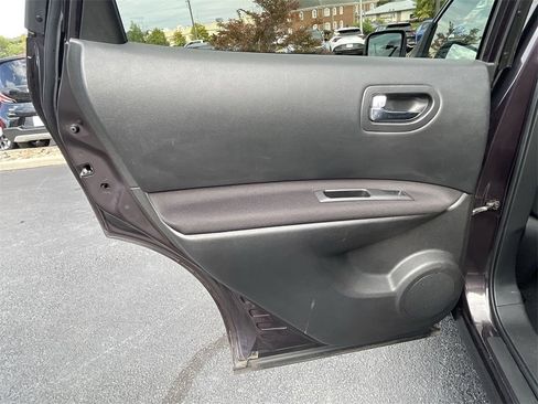 Used 2015 Nissan Rogue S w/ Convenience Package image 21