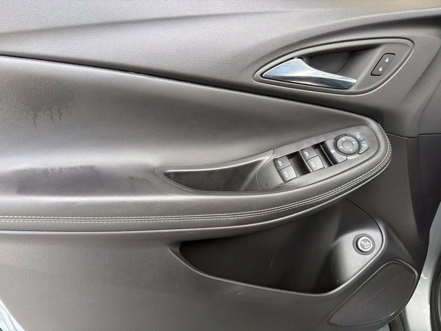 Used 2023 Buick Encore GX Select w/ Sport Touring Package FWD image 11
