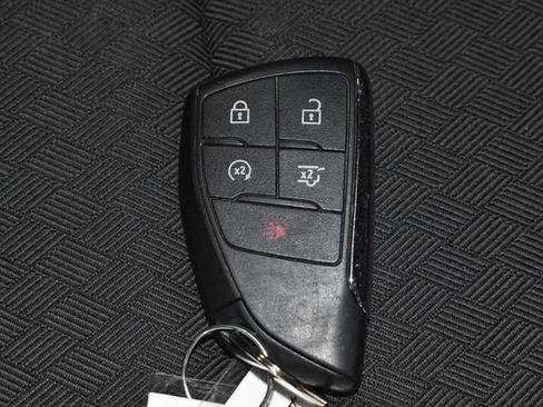 Used 2022 GMC Yukon SLE image 24