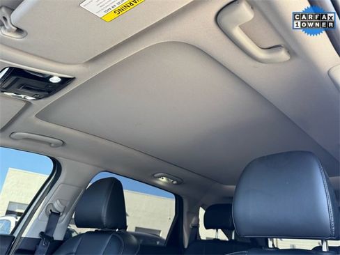 Used 2024 Kia Sorento EX w/ Panoramic Sunroof Package image 9