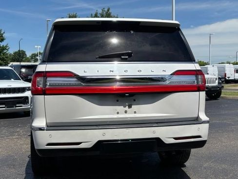 Used 2019 Lincoln Navigator Reserve AWD/4WD image 11