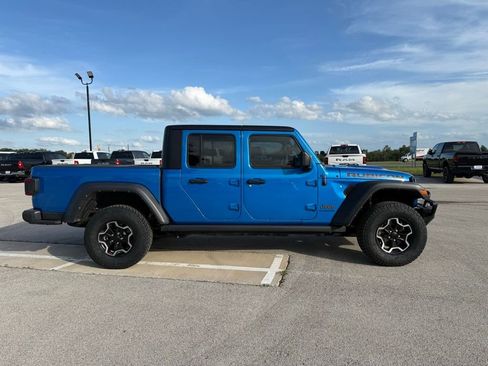 Used 2022 Jeep Gladiator Rubicon w/ Cold Weather Group AWD/4WD image 6