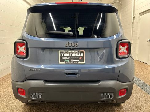 Used 2021 Jeep Renegade Latitude AWD/4WD image 3