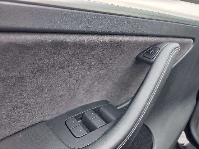 Used 2023 Tesla Model Y Performance AWD/4WD image 15