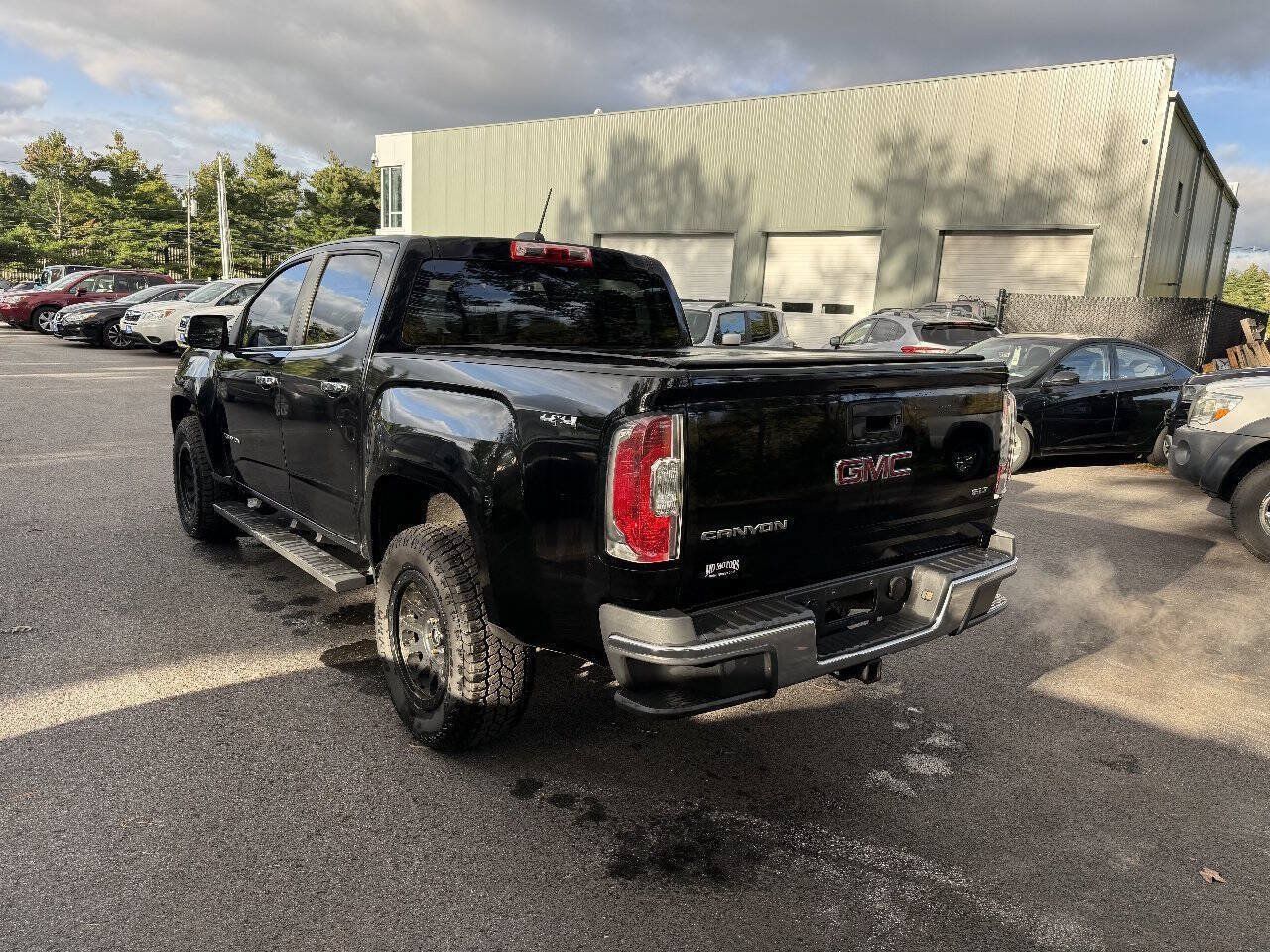 Used 2015 GMC Canyon SLT w/ Driver Alert Package AWD/4WD image 10