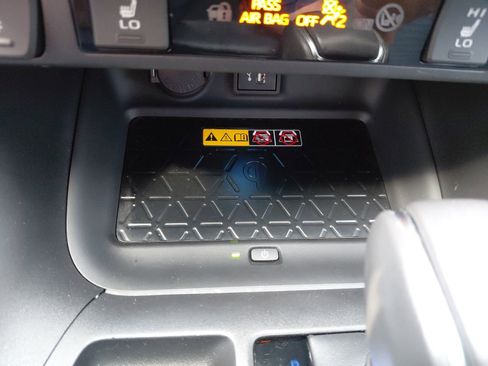 Used 2024 Toyota RAV4 XSE w/ Advanced Technology Package AWD/4WD image 39