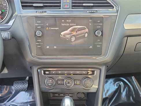 Used 2020 Volkswagen Tiguan SEL image 27