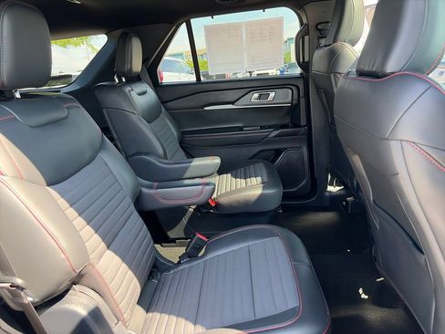 Used 2025 Ford Explorer ST-Line w/ Premium Package AWD/4WD image 37