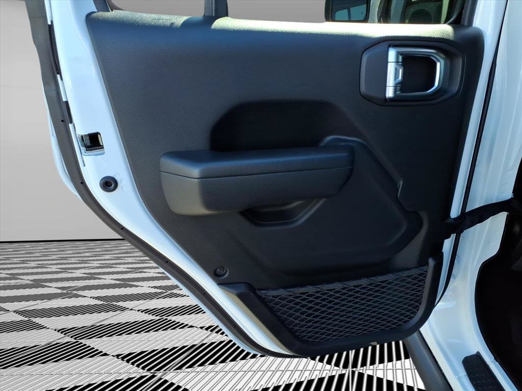 Used 2024 Jeep Wrangler Unlimited AWD/4WD image 19