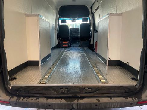 Used 2019 Mercedes-Benz Sprinter 170 image 5