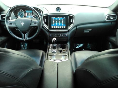 Used 2017 Maserati Ghibli RWD image 2