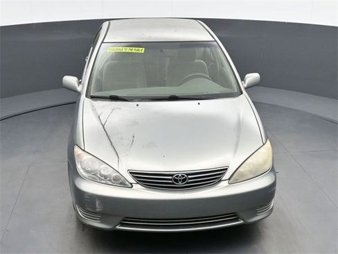 Used 2005 Toyota Camry LE image 17