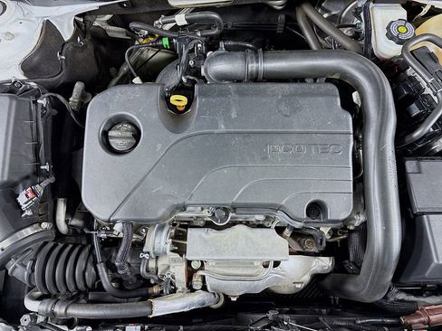 Used 2020 Chevrolet Malibu LT FWD image 31