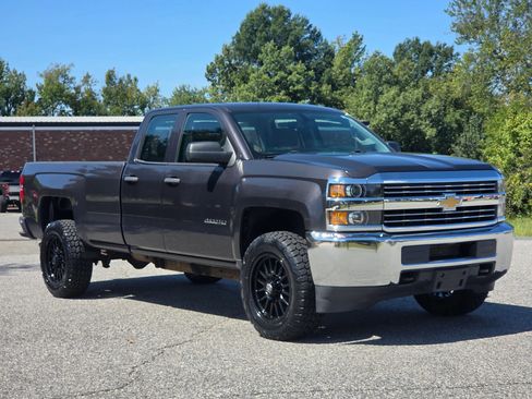 Used 2018 Chevrolet Silverado 2500 W/T AWD/4WD image 4