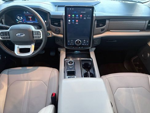 Used 2024 Ford Expedition Max Limited RWD image 2