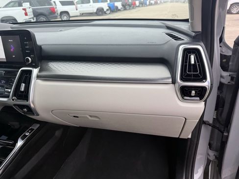 Used 2022 Kia Sorento SX image 40