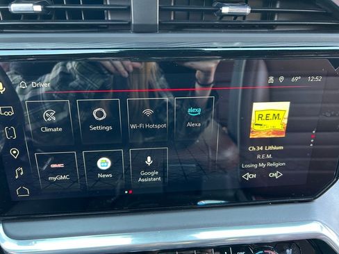 Used 2024 GMC Sierra 2500 Denali Ultimate image 39