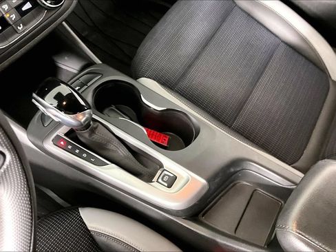 Certified 2024 Buick Envista Preferred w/ Advanced Safety Package FWD image 17