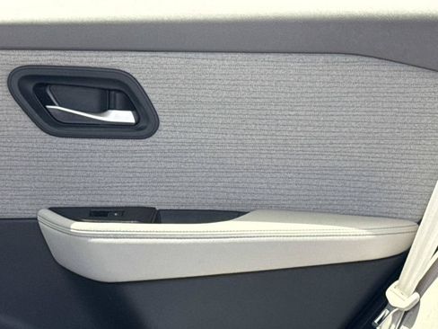 Certified 2023 Nissan Rogue SV FWD image 14