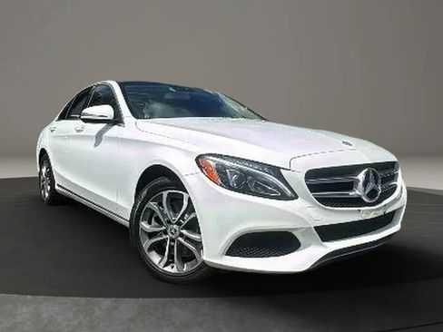 Used 2017 Mercedes-Benz C 300 4MATIC Sedan image 6