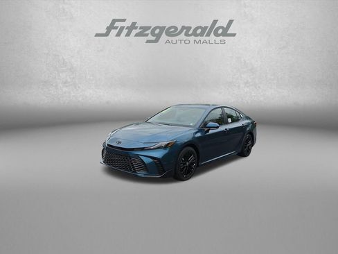 Used 2026 Toyota Camry SE w/ Convenience Package FWD image 3