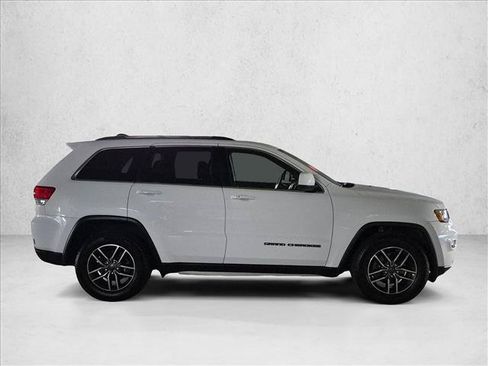 Used 2019 Jeep Grand Cherokee Laredo w/ Laredo X Package RWD image 4