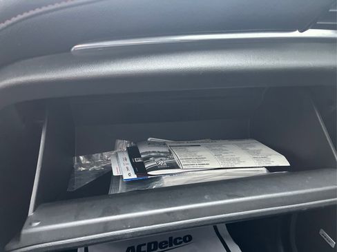 Certified 2023 Chevrolet Traverse RS image 33