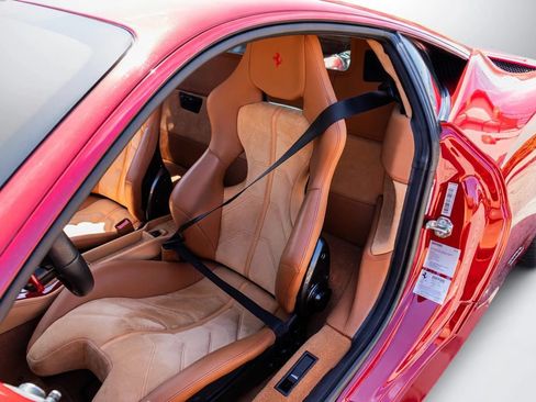 Used 2013 Ferrari 458 Italia Coupe RWD image 6