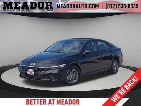 Used 2026 Hyundai Elantra Hybrid FWD image 1