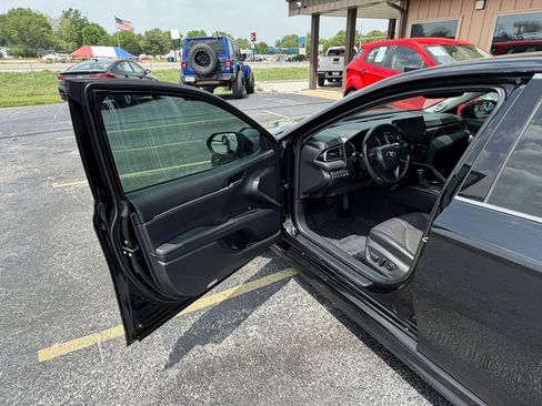 Used 2021 Toyota Camry XSE w/ Navigation Package FWD image 10