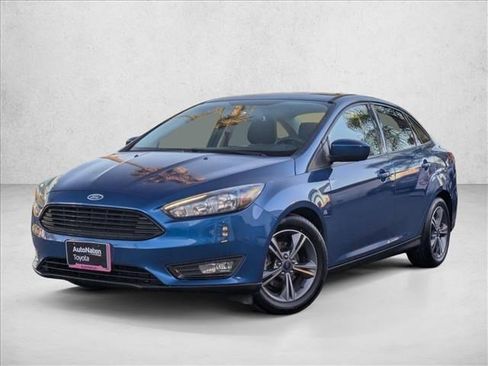 Used 2018 Ford Focus SE w/ SE Appearance Package image 1