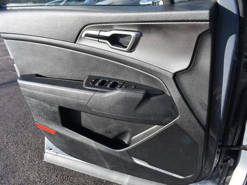 Used 2025 Kia Sportage LX image 28