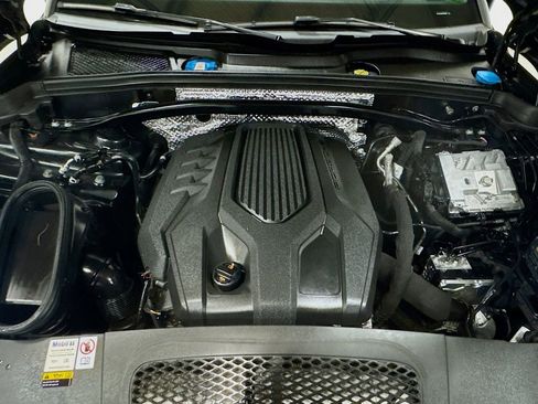 Used 2022 Porsche Macan image 37