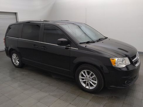 Used 2019 Dodge Grand Caravan SXT w/ Driver Convenience Group FWD image 11
