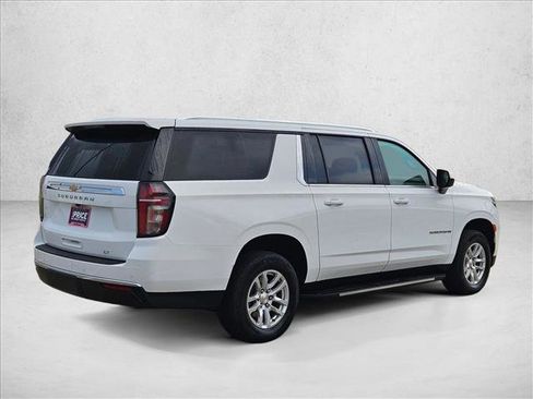 Used 2024 Chevrolet Suburban LT image 5