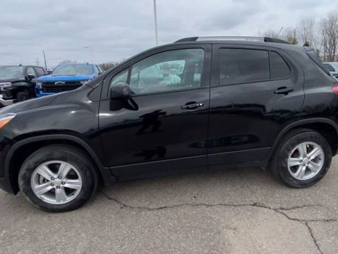 Used 2022 Chevrolet Trax LT w/ LT Convenience Package image 7
