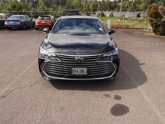 Used 2022 Toyota Avalon XLE w/ Moonroof Package FWD video 2