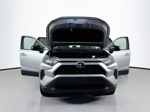 Used 2021 Toyota RAV4 LE AWD/4WD image 19