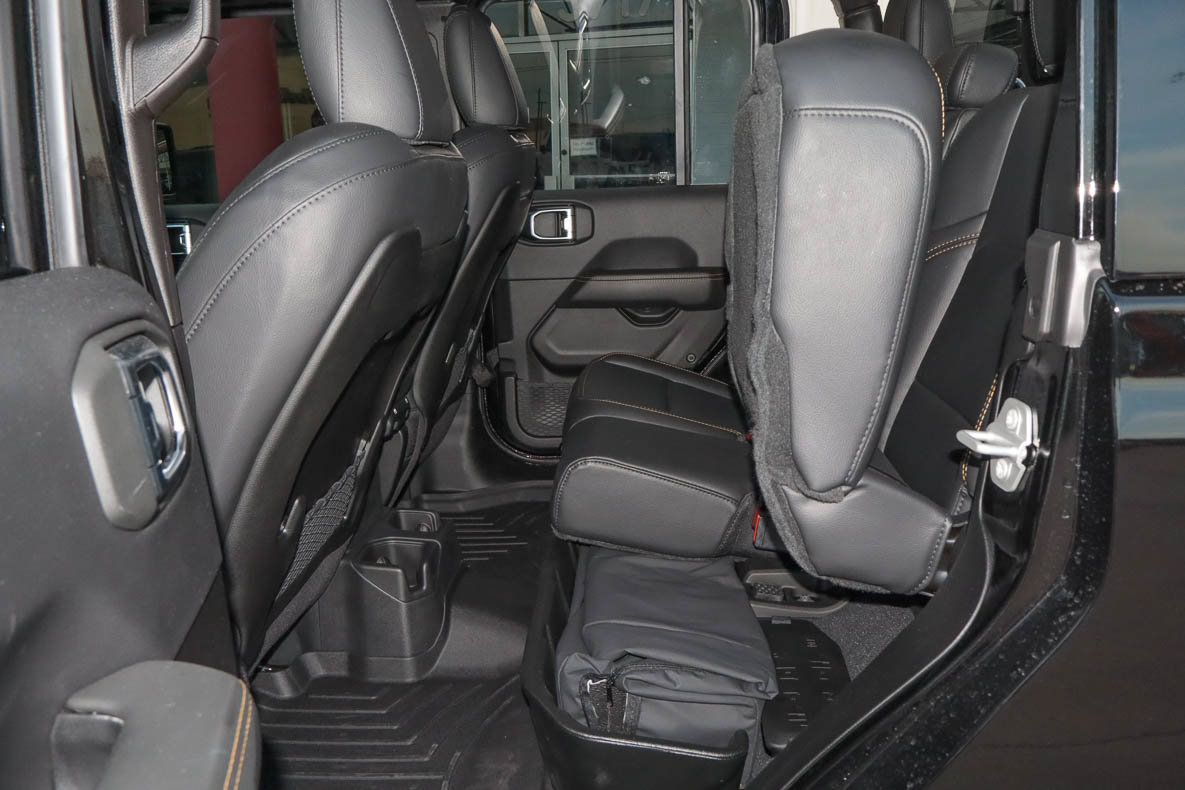 Used 2025 Jeep Gladiator Sport AWD/4WD image 23
