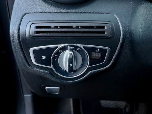 Used 2018 Mercedes-Benz GLC 300 4MATIC image 54