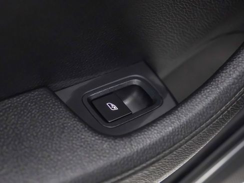 Used 2022 Porsche Panamera Platinum Edition image 16