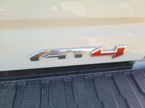 Used 2022 GMC Sierra 2500 AT4 AWD/4WD image 9