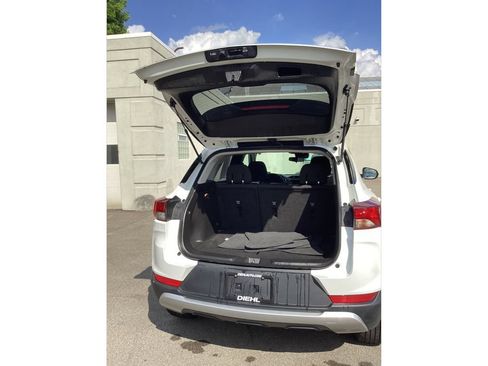 Used 2023 Chevrolet TrailBlazer LT AWD/4WD image 10