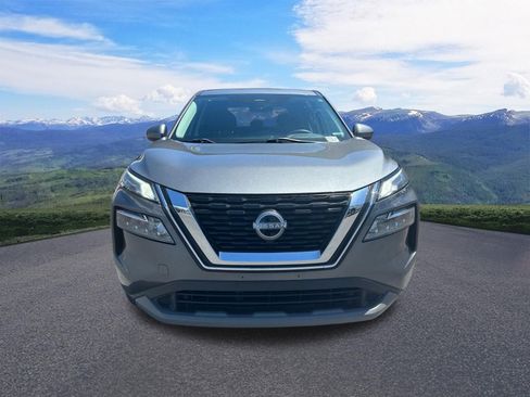 Used 2023 Nissan Rogue SV AWD/4WD image 9