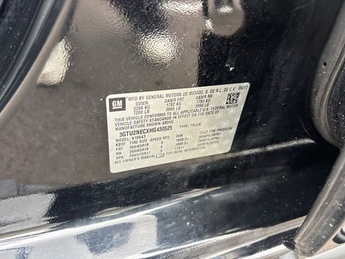 Used 2017 GMC Sierra 1500 SLT w/ All Terrain X Package image 40