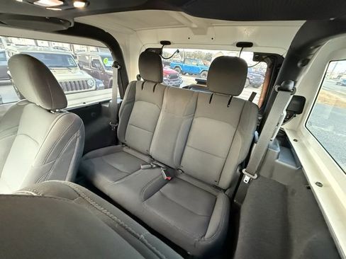 Used 2021 Jeep Wrangler Sport S image 10